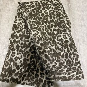 Low Rise Leapord print denim